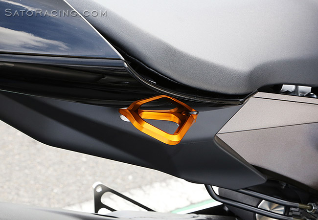 レーシングフック YZF-R6 17~ YZF-R1 15~19 ヤマハ YZF-R6 レーシングフック・タイダウンフック | バイク